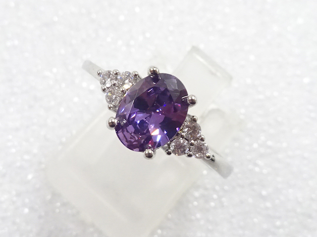 JAPANESE KIMONO / ANTIQUE COLORED STONE RING (SIZE 15)